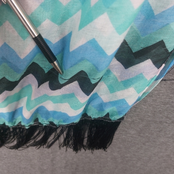 RUE21 WOMENS Y2K TEAL BLUE WHITE BLACK SHEER CHEVRON FRINGE SCARF 34×68 - Picture 9 of 11